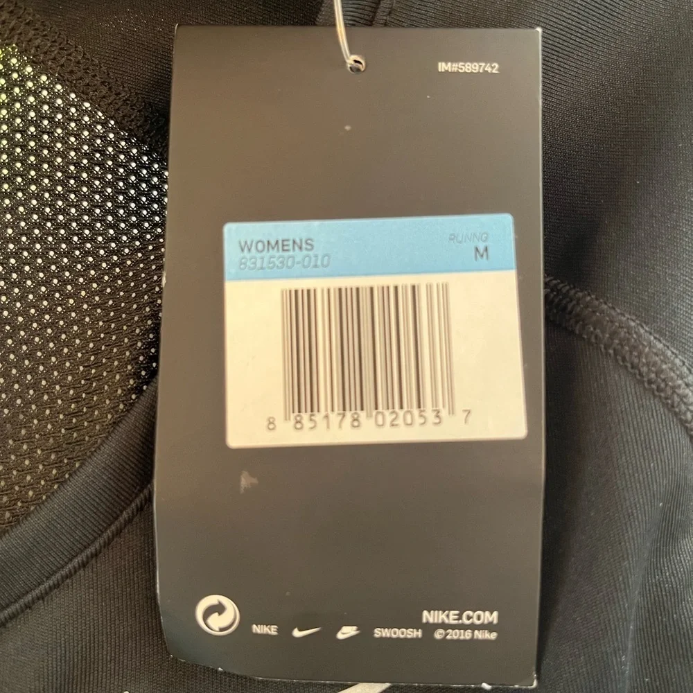 NIKE Shirt - Picture 5 of 5